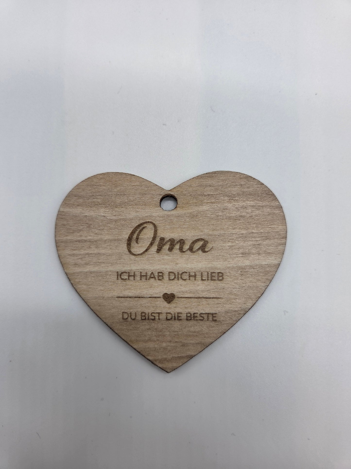 Geschenk Anhänger aus Holz – kleine Aufmerksamkeit mit großer Bedeutung