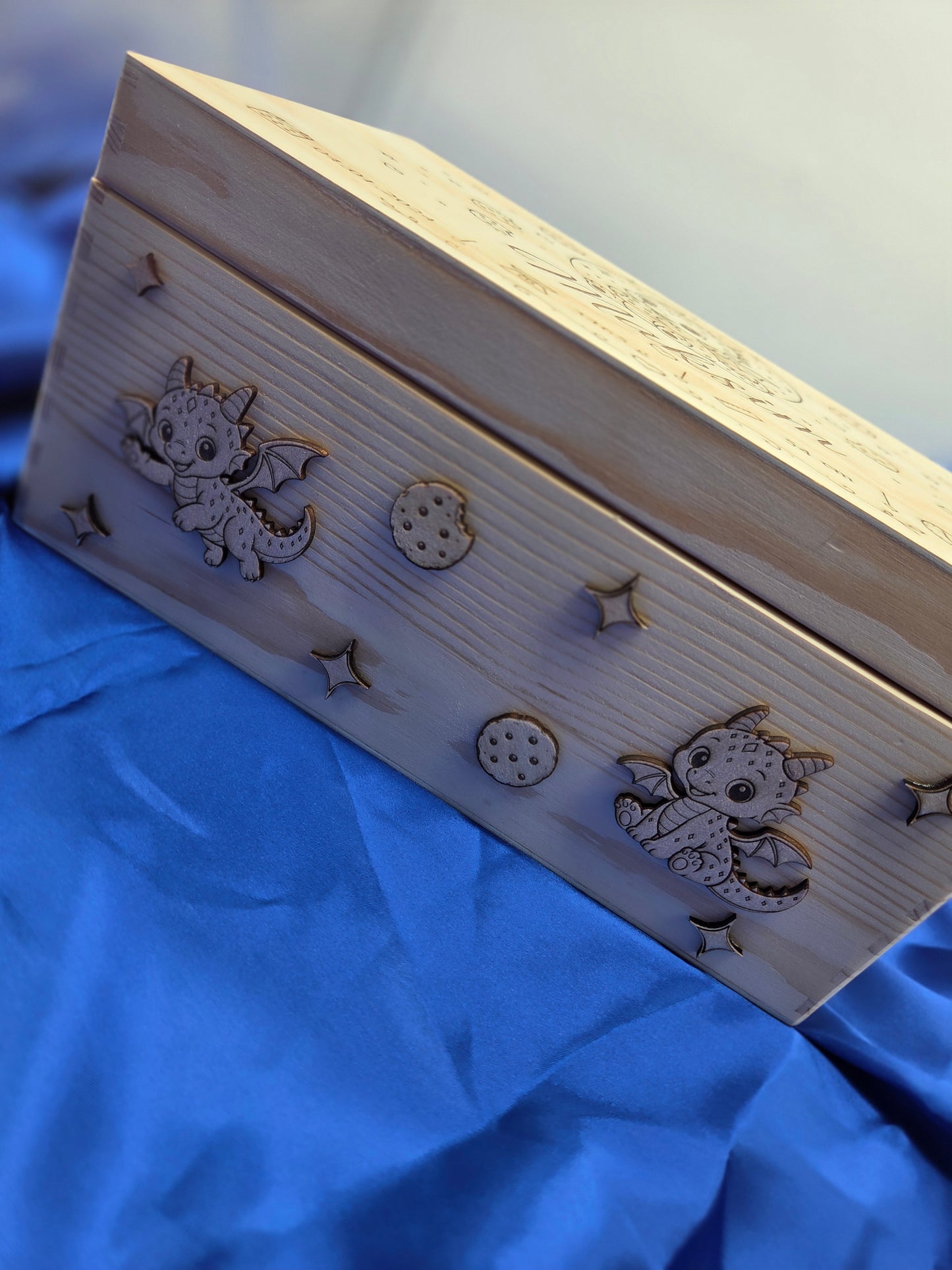 Personalisierte Erinnerungsbox aus Holz | Babybox mit Namen | Geschenk zur Geburt oder Taufe