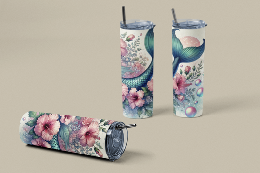 „Tumbler Meerjungfrau – Thermobecher mit Hibiskus & Perlenzauber | Geschenkidee für Fantasy-Fans“