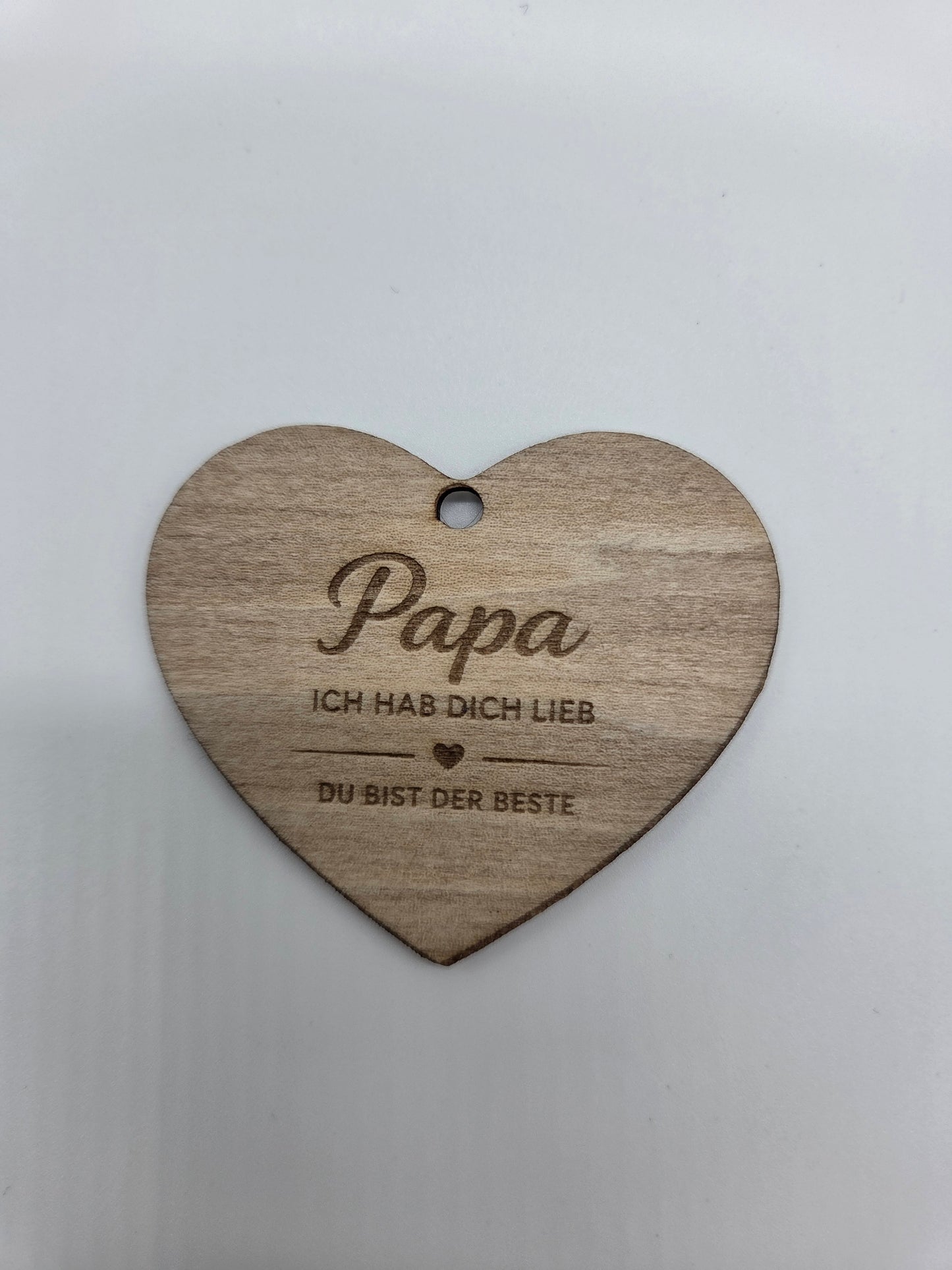 Geschenk Anhänger aus Holz – kleine Aufmerksamkeit mit großer Bedeutung