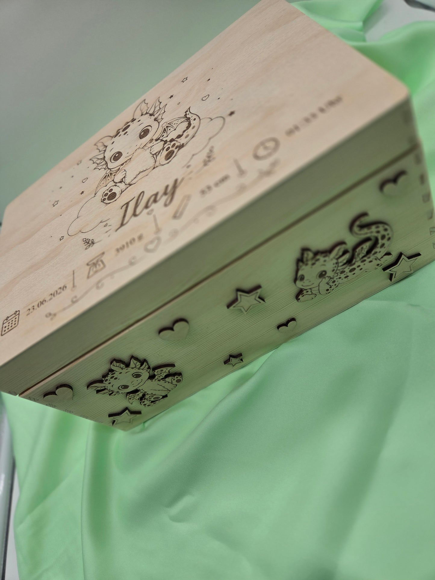 Personalisierte Erinnerungsbox aus Holz | Babybox mit Namen | Geschenk zur Geburt oder Taufe