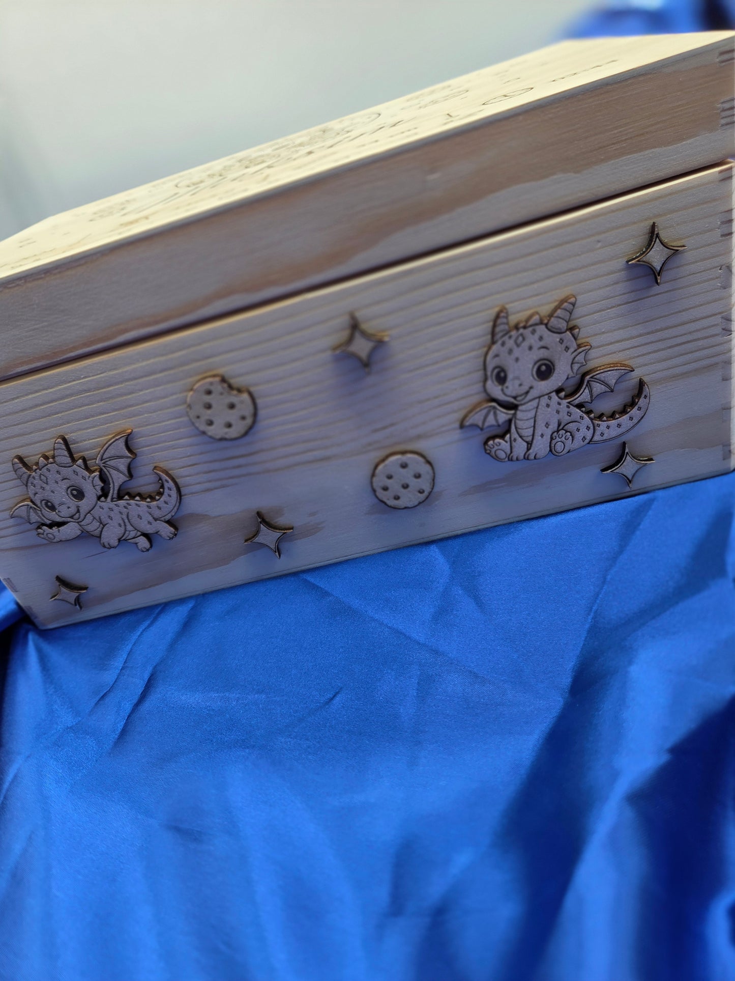 Personalisierte Erinnerungsbox aus Holz | Babybox mit Namen | Geschenk zur Geburt oder Taufe
