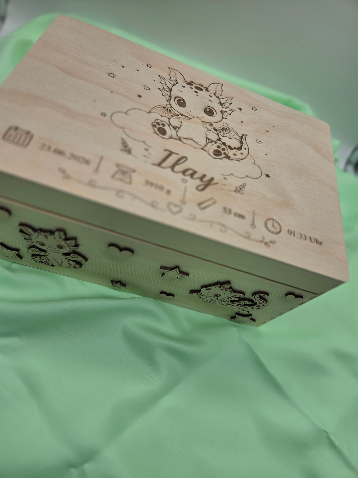 Personalisierte Erinnerungsbox aus Holz | Babybox mit Namen | Geschenk zur Geburt oder Taufe